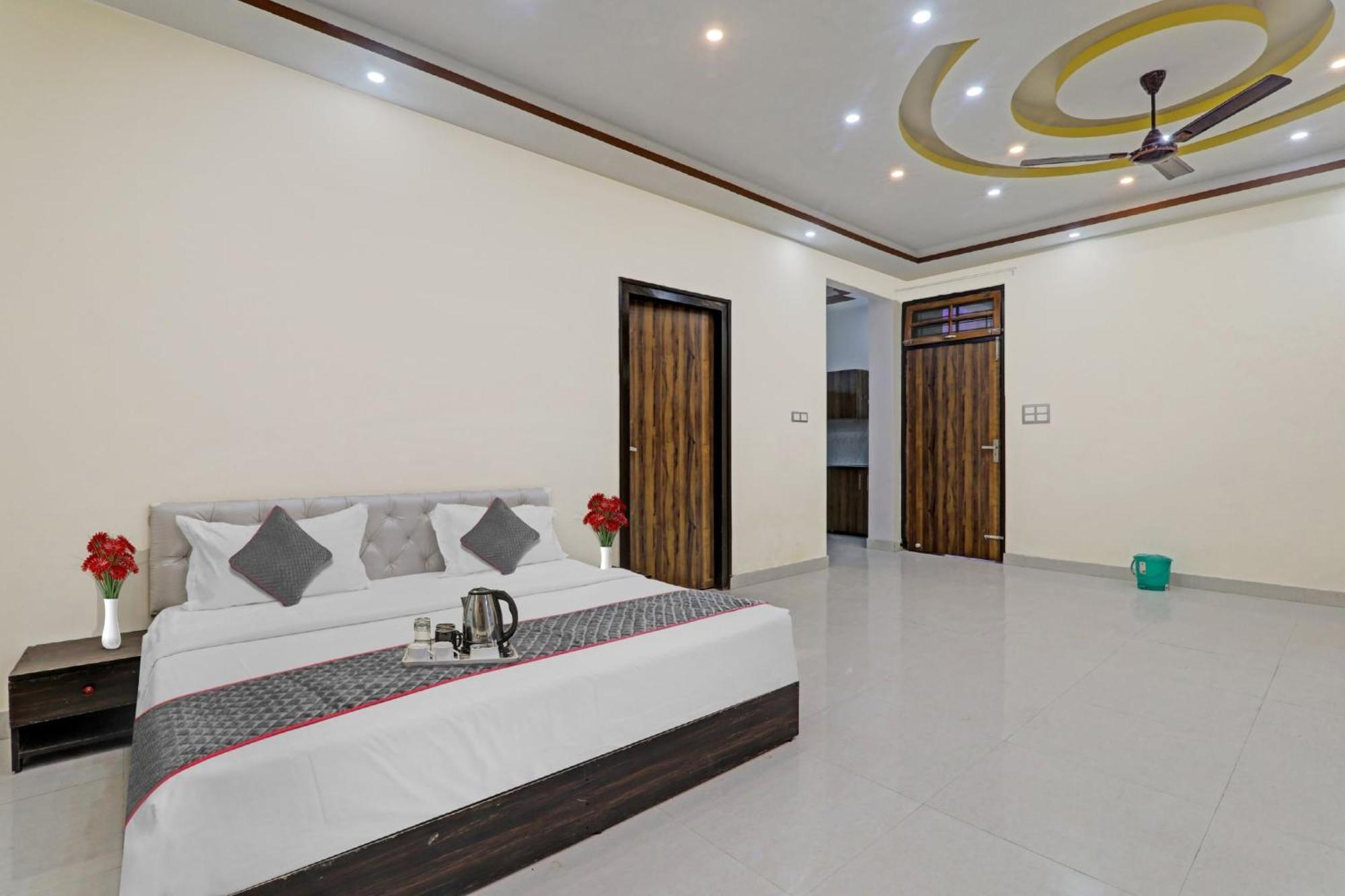 Townhouse Relax Inn Chinhat Exterior foto
